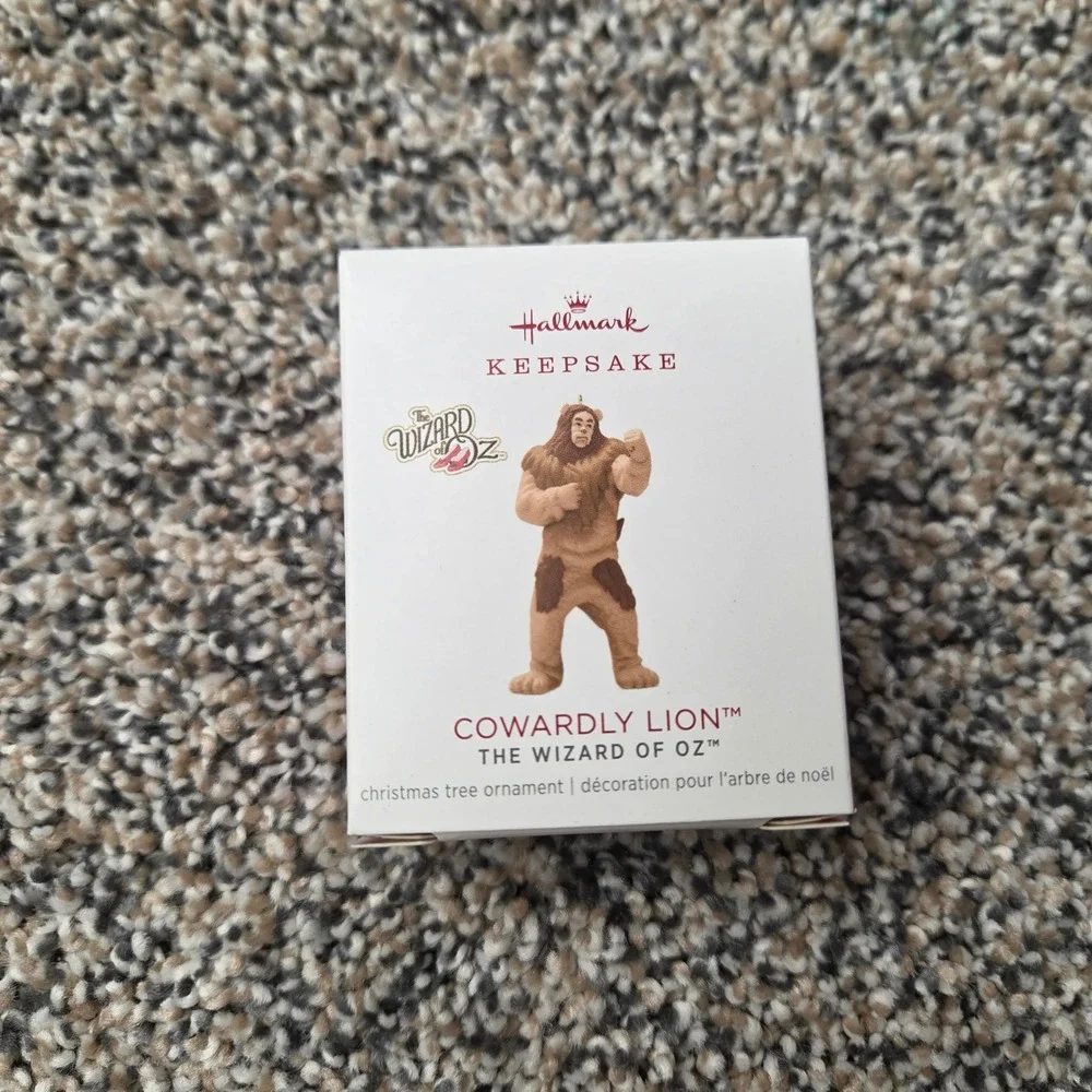Hallmark Keepsake 2018 Limited Edition The Wizard of Oz Cowardly Lion Ornament